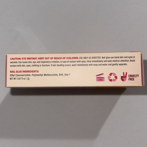 Hello Love Press-On Nails - “Four Wings” Design (Medium Length) - Picture 4 of 4